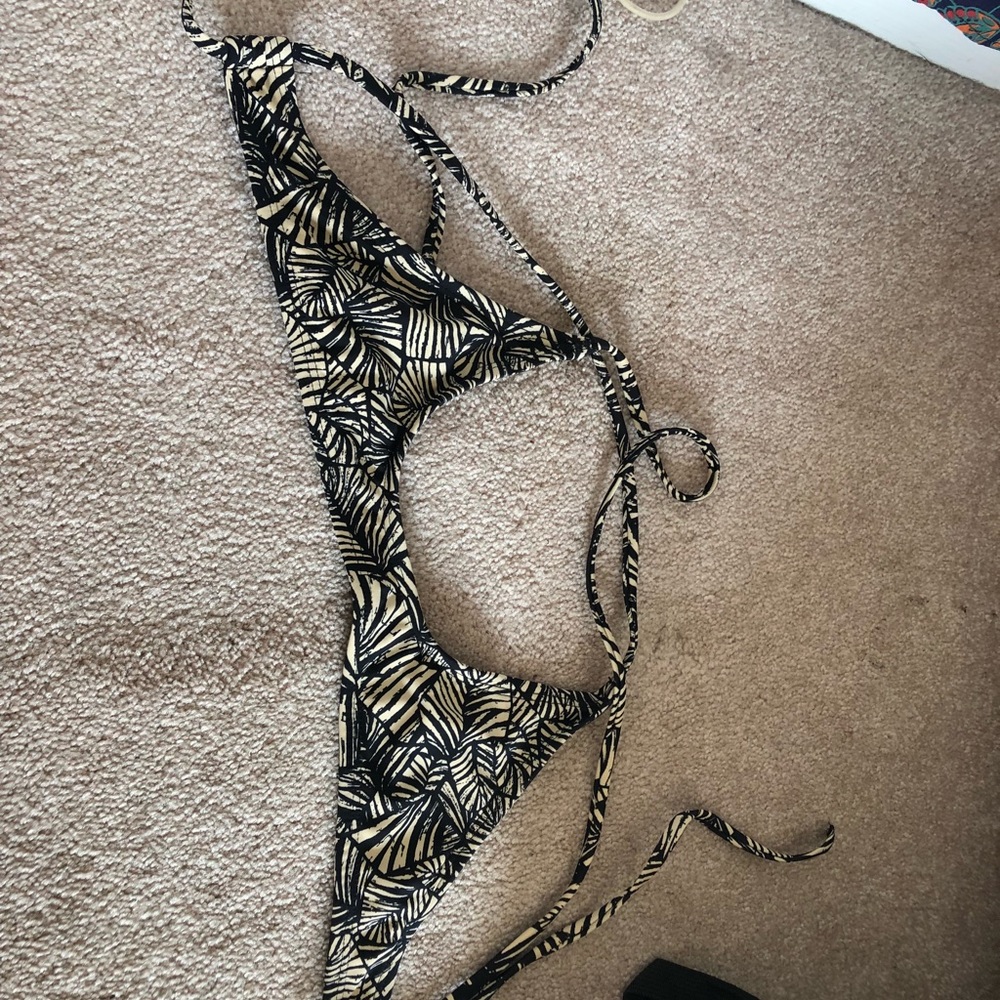 AMA bikini top
